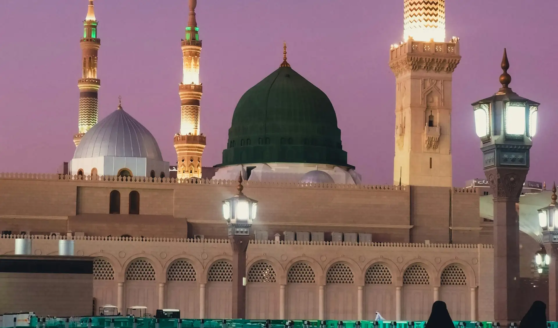 The Green Dome of the Prophet’s Mosque at dusk